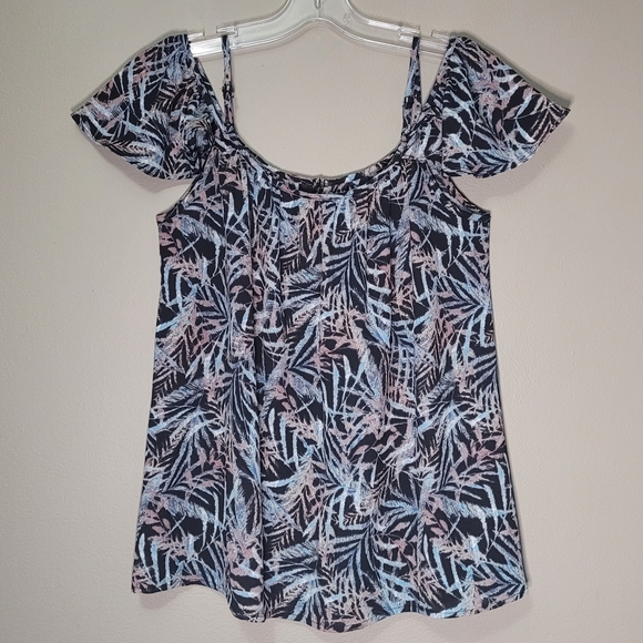 M | Paper Crane | Ruffle Cold Shoulder Tank Top - Picture 3 of 5